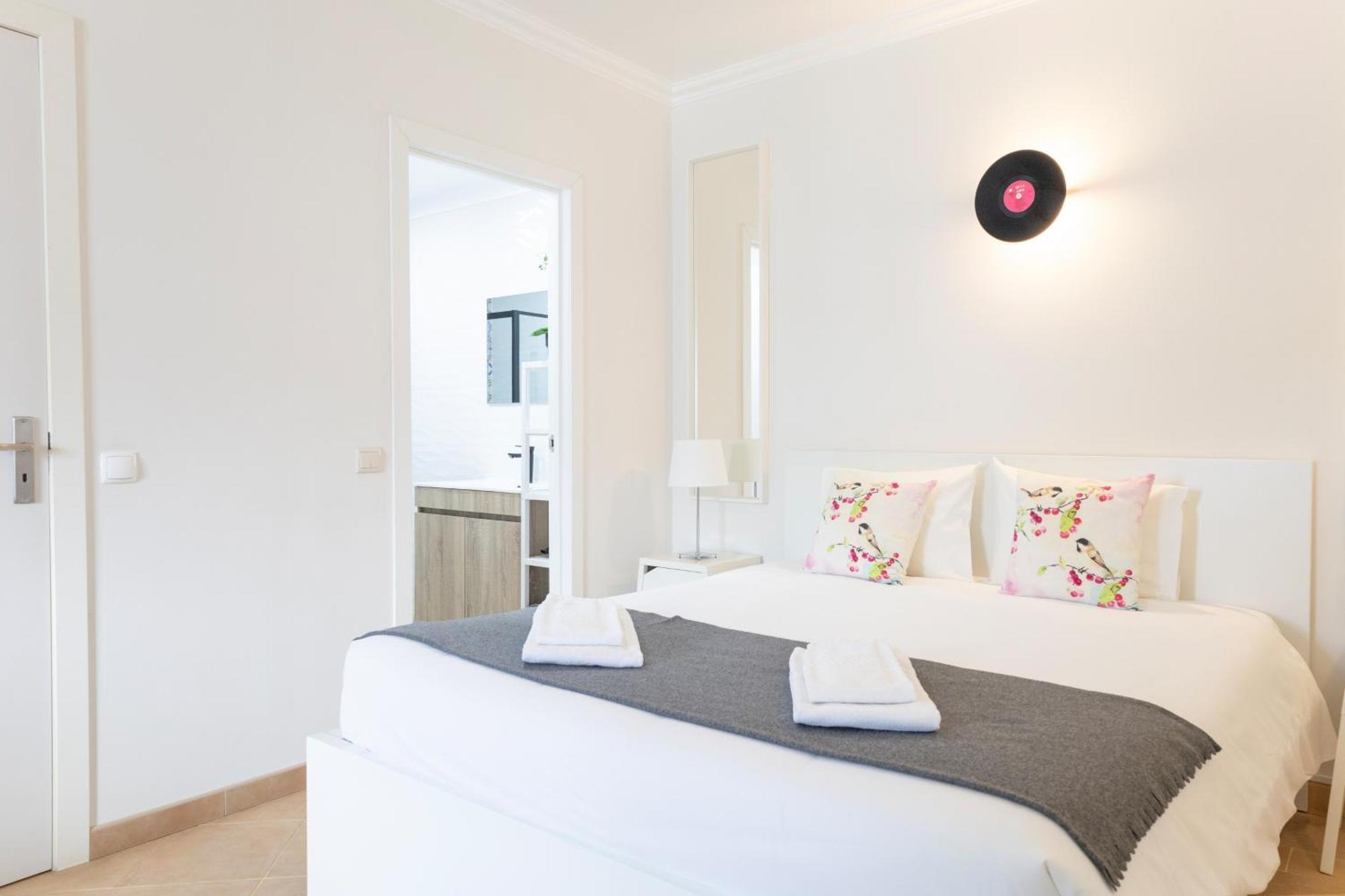 Vinyl Flat Bed & Breakfast - Rooms Lagos Exterior photo