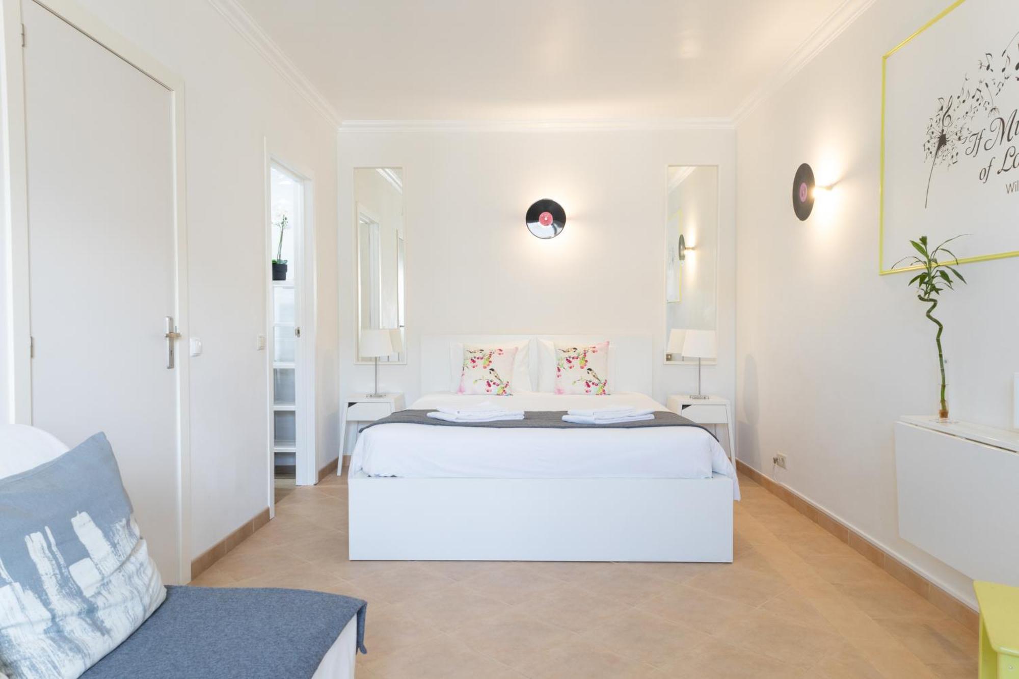 Vinyl Flat Bed & Breakfast - Rooms Lagos Exterior photo